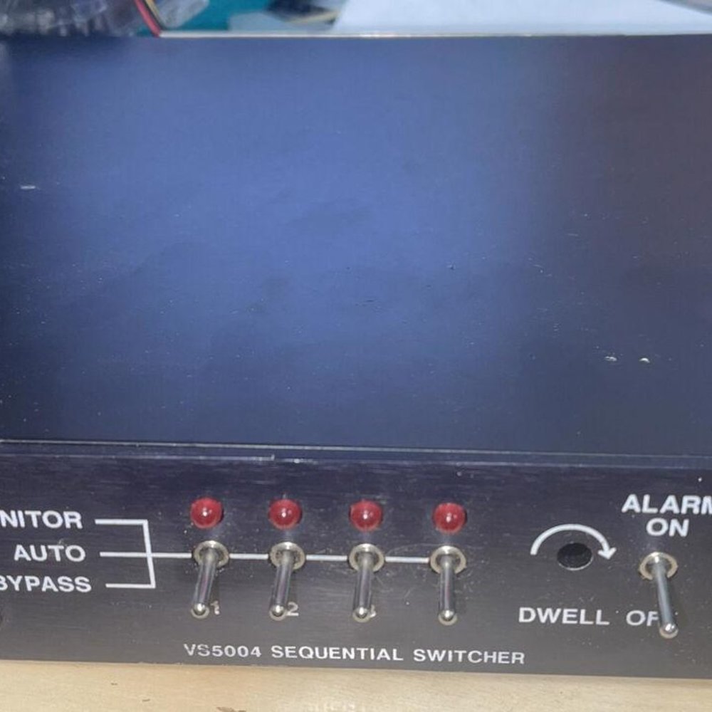 Pelco VS5004 12VAC 4 Camera Input 2 Monitor Output Video Sequential Switcher